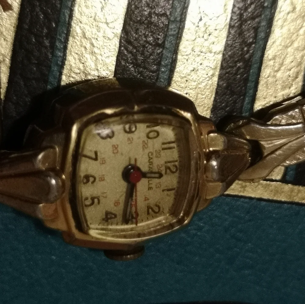 Caravelle vintage watch - Picture 2 of 3